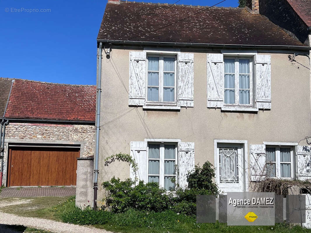 Maison ancienne - Proche Dourdan - Jardin - Dépendance - mode de vie de plain-pied - 6 pièces 150 m² - photo 2