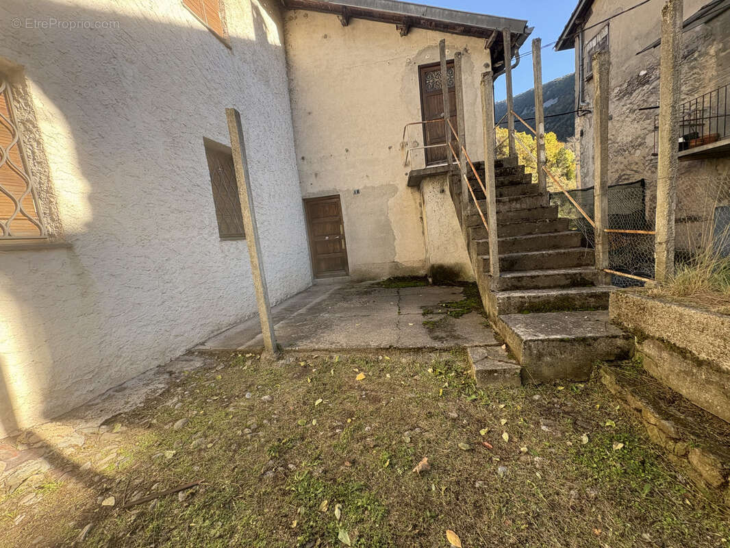 Maison à FONTAN