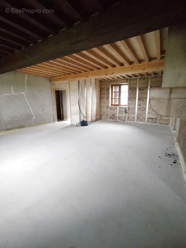 Maison à SAINT-ETIENNE-SUR-REYSSOUZE