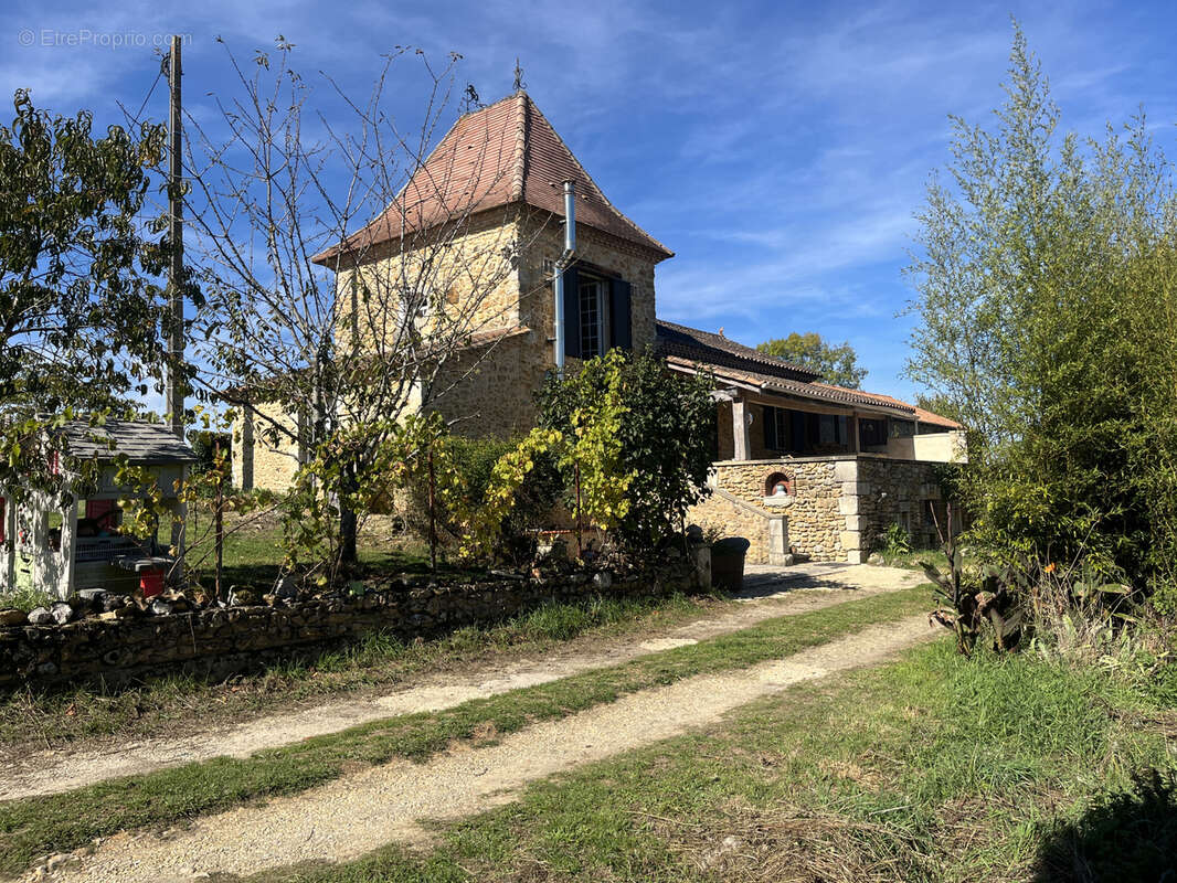 Maison à DOUVILLE