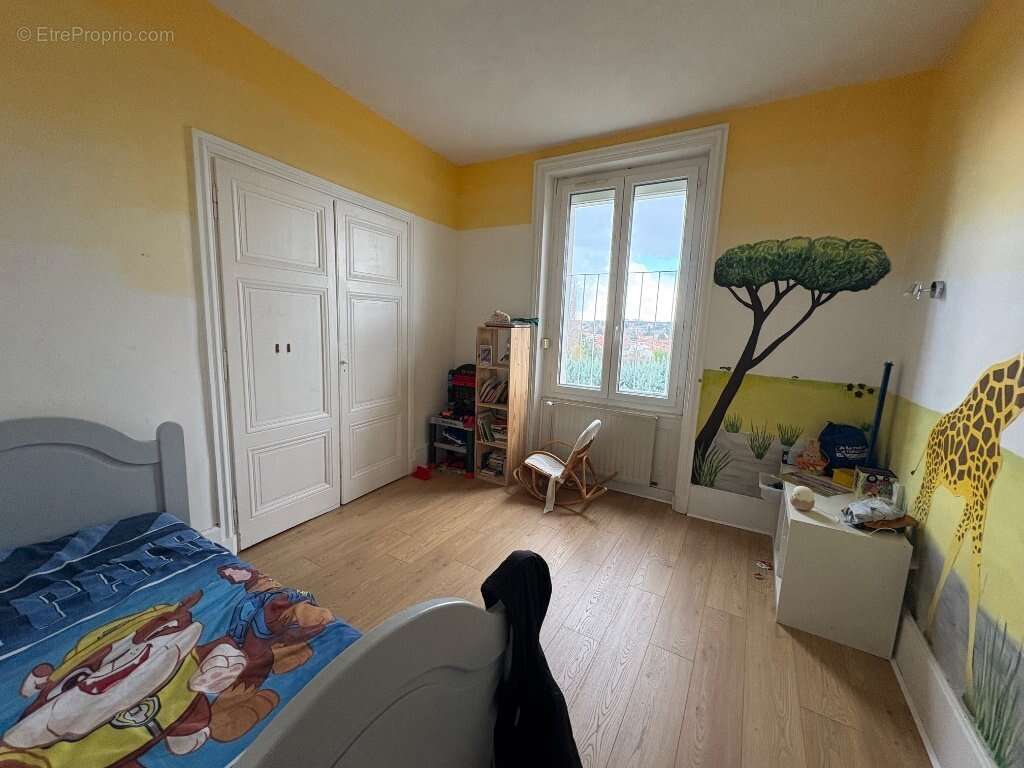 Appartement à SAINT-JUST-SAINT-RAMBERT