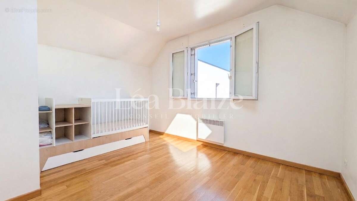 Maison à SARTROUVILLE