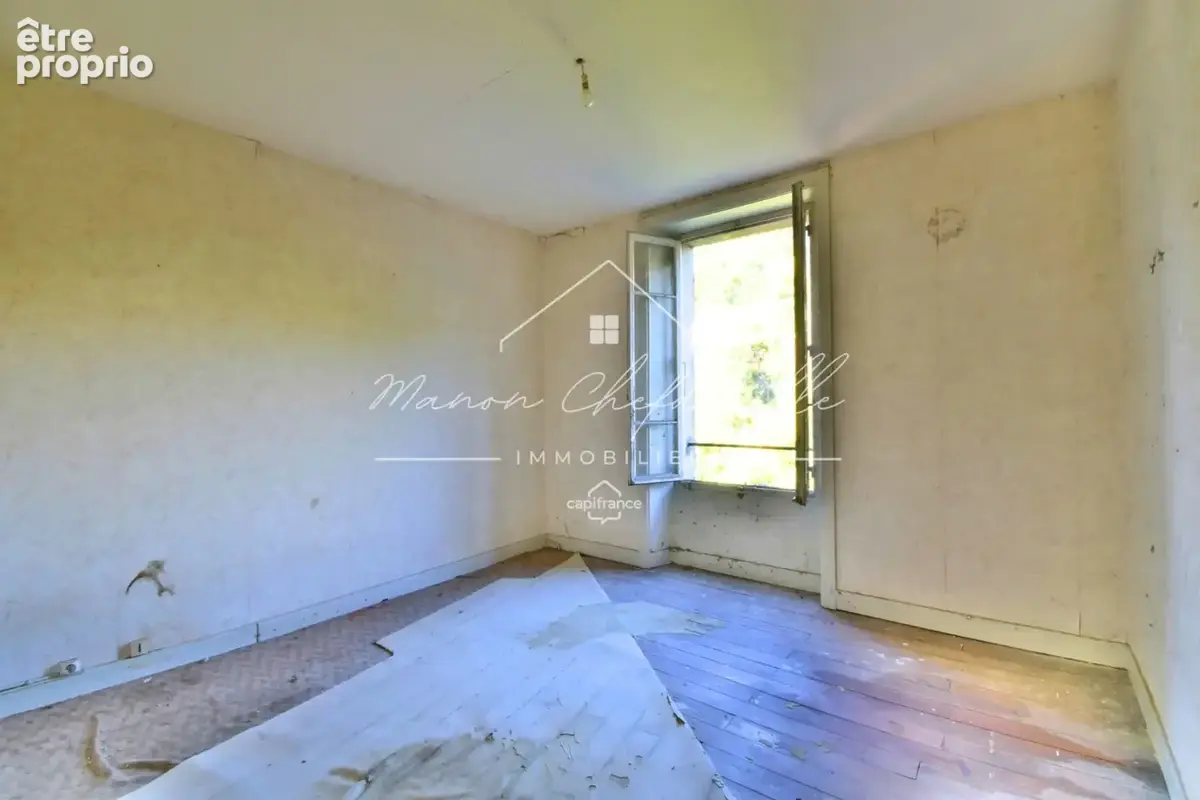 Appartement T3 56,25m² - À RENOVER – Lanobre (15) - photo 2