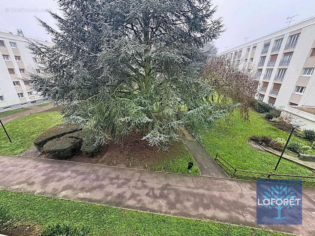 Appartement à CHILLY-MAZARIN
