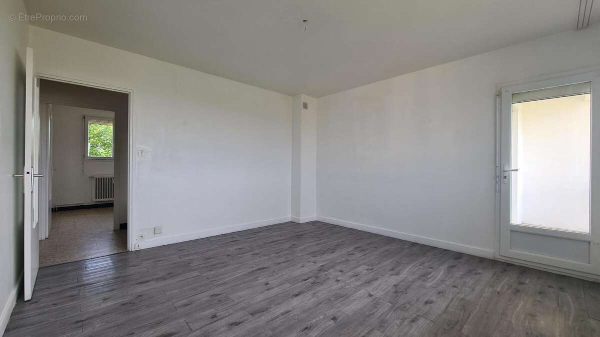 T4 avec balcon + garage + cave - photo 2