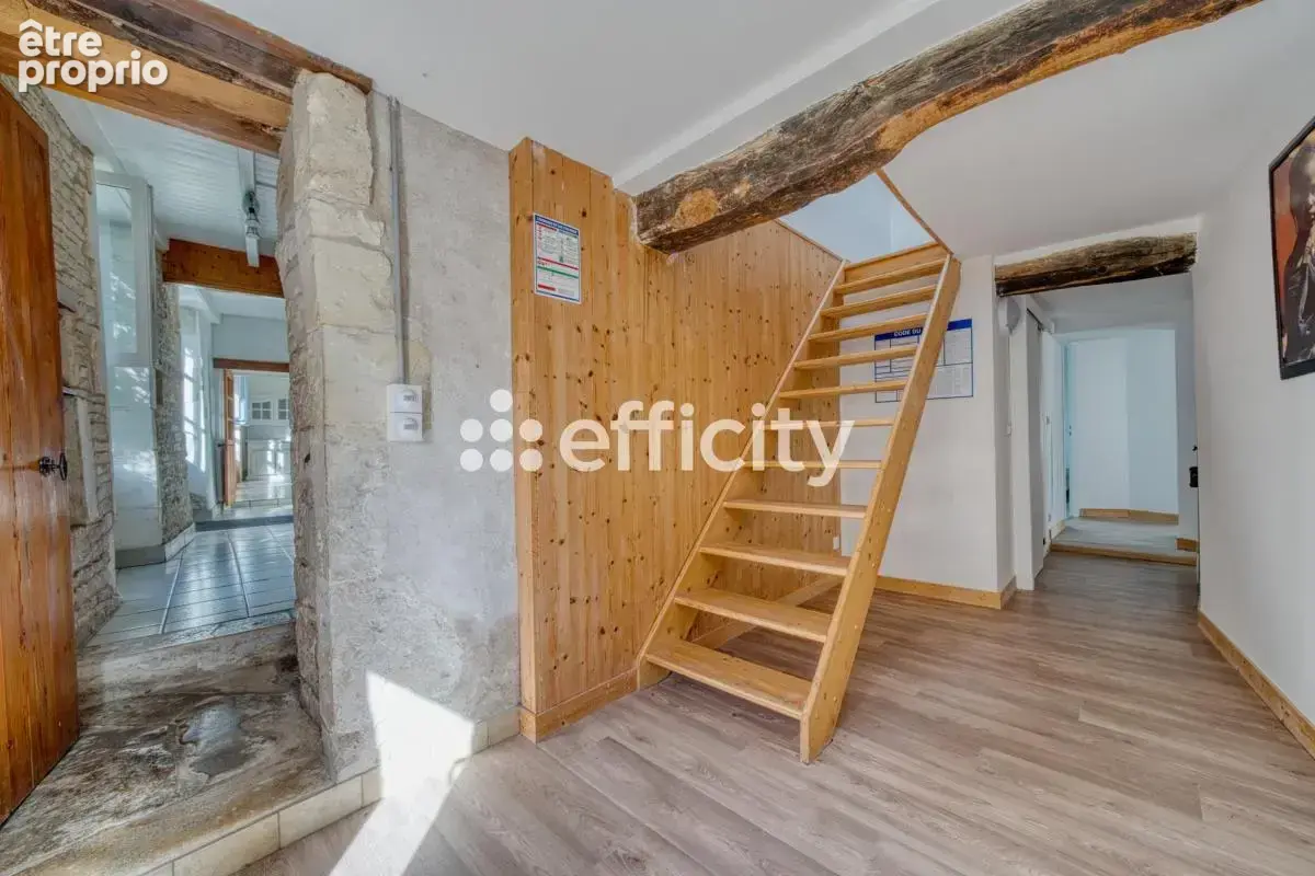 Maison 14 pièces 260 m² à vendre à Vouhe (17700) - photo 3