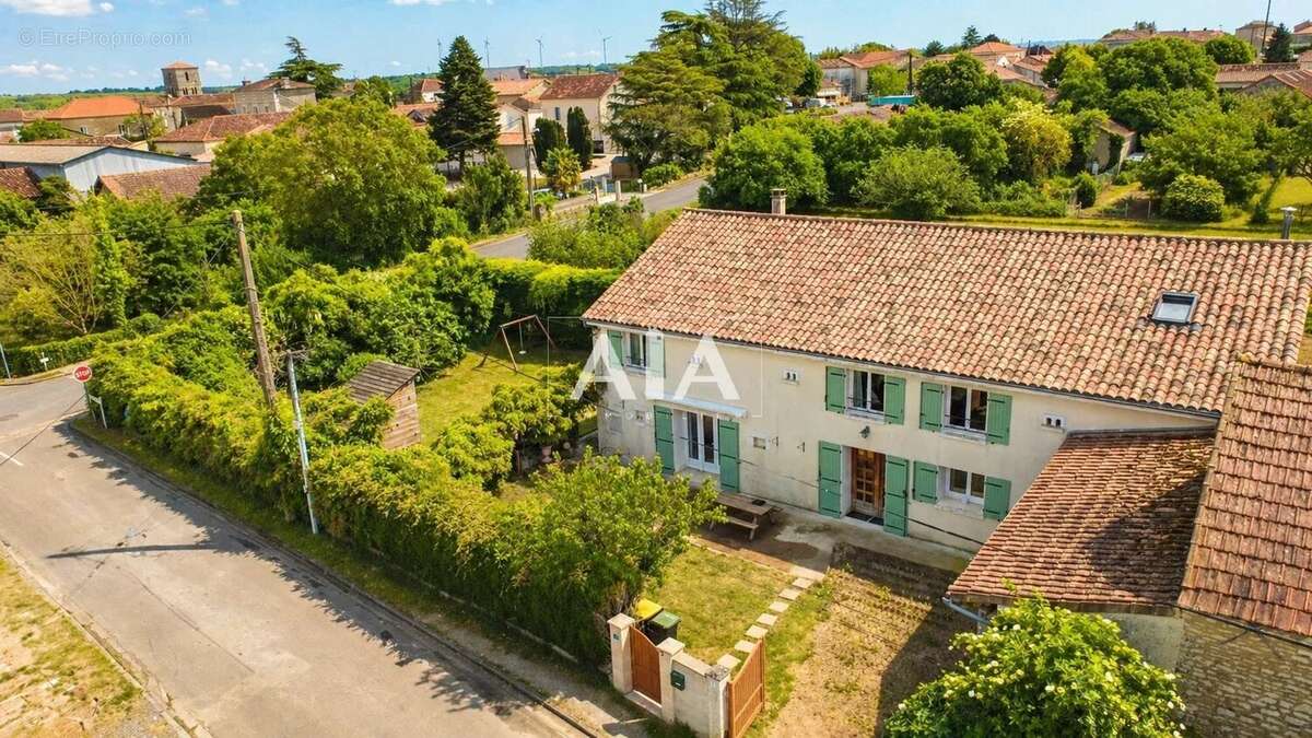 Maison à MAINE-DE-BOIXE