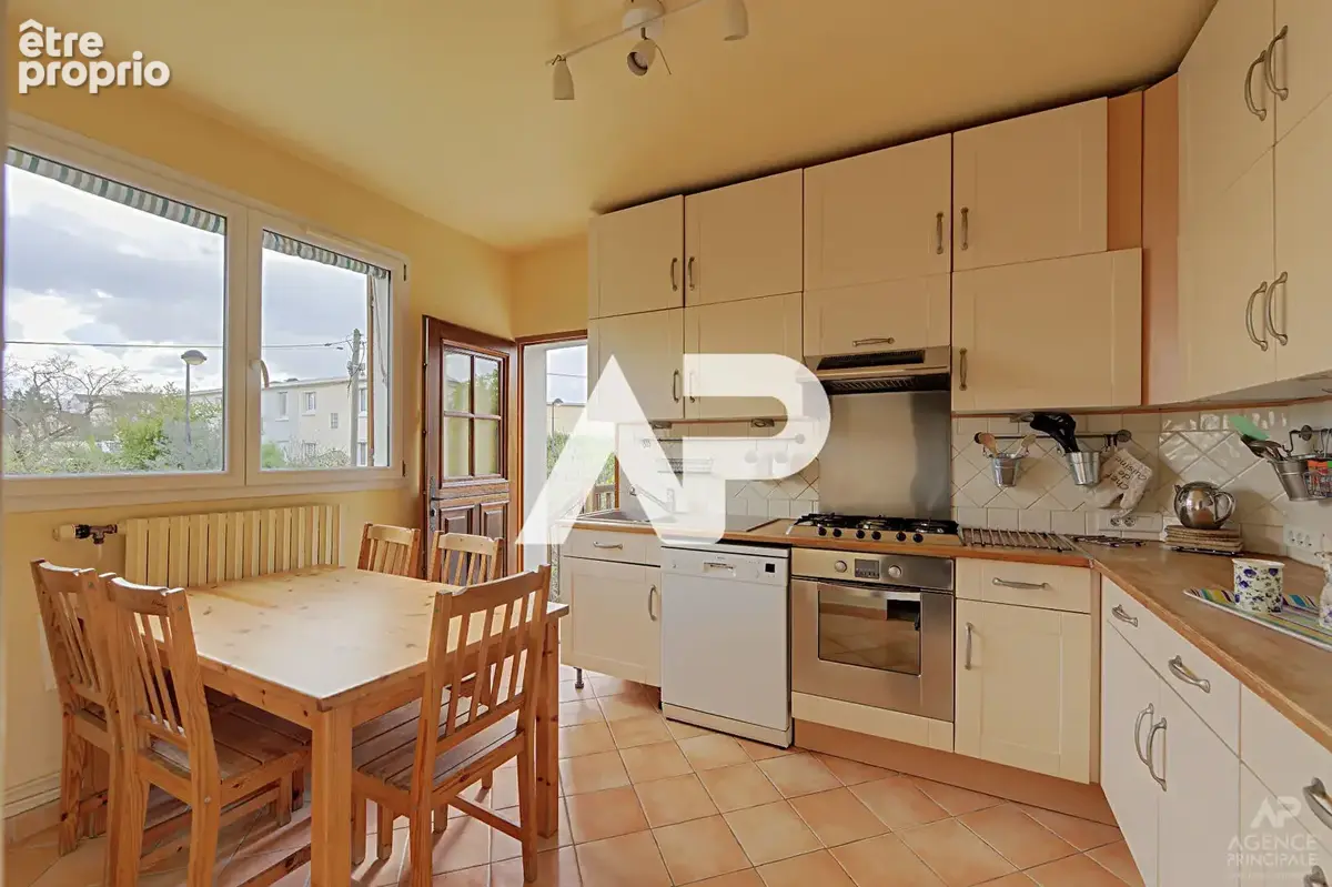Maison Rueil-Malmaison 7 pièce(s) 133 m² - photo 6