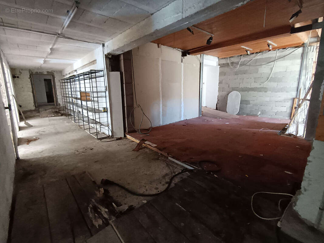 Commerce à CHAVILLE