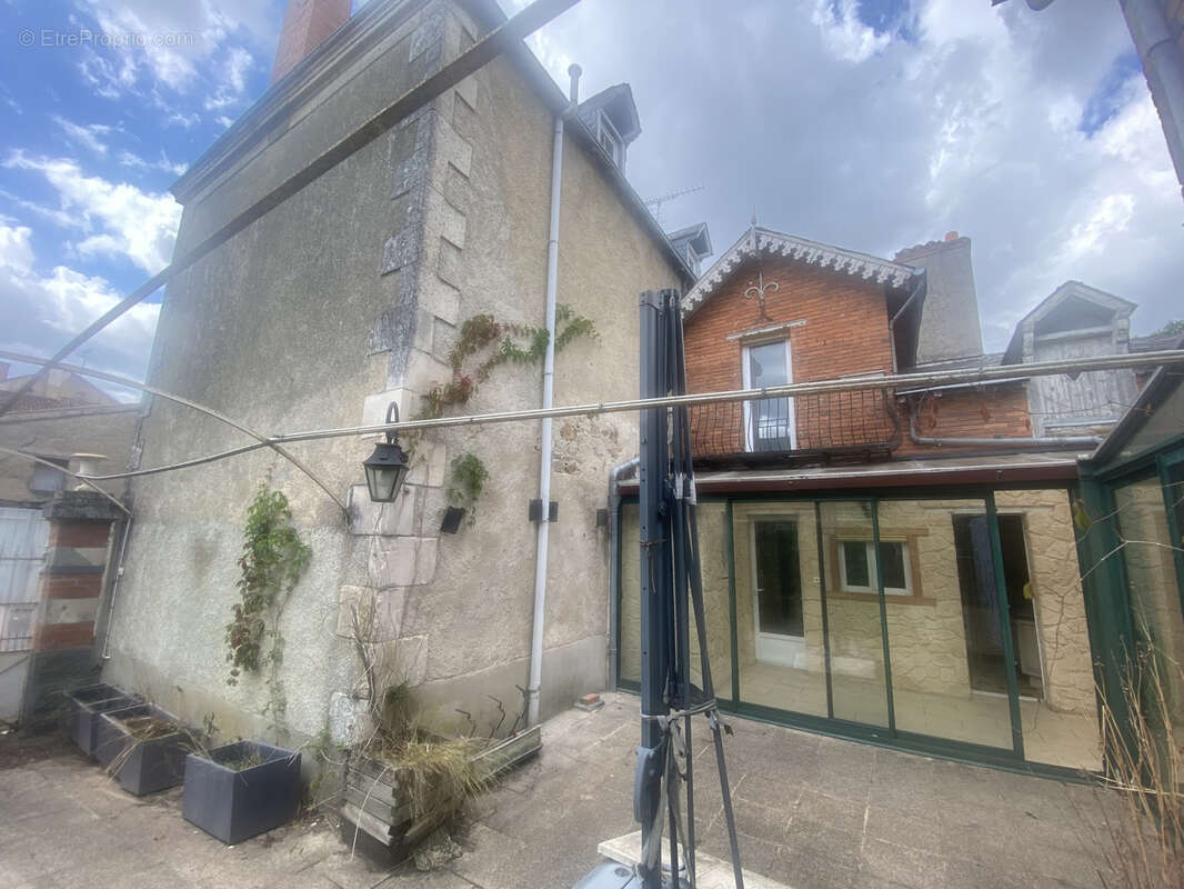 Maison à LE DORAT
