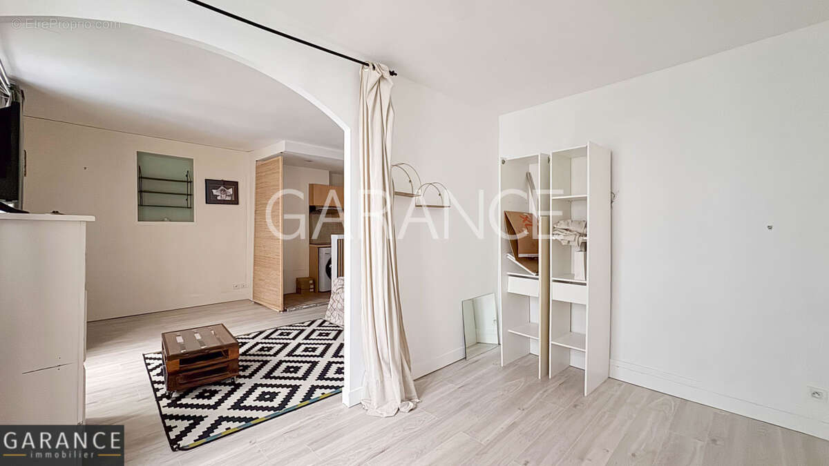 Appartement à PARIS-14E