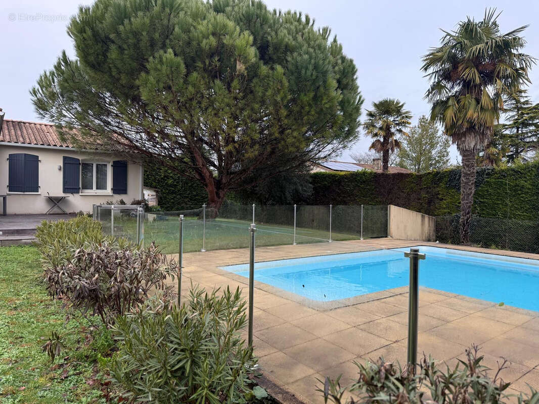 Maison à AVY
