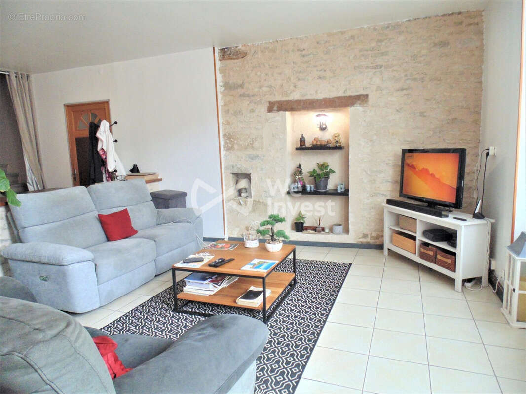 Maison à JOUX-LA-VILLE