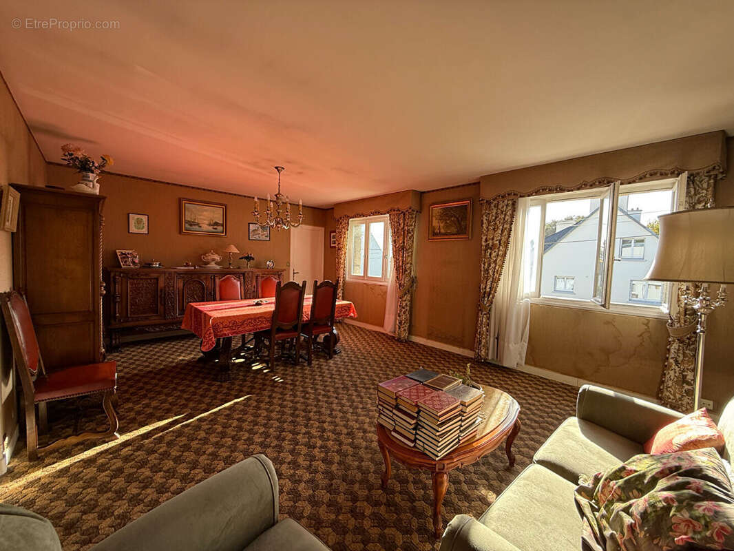 Maison à LE RELECQ-KERHUON