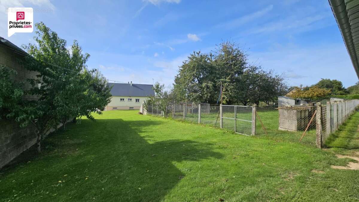 Maison et bâtiments à Grandparigny 50600 - photo 10