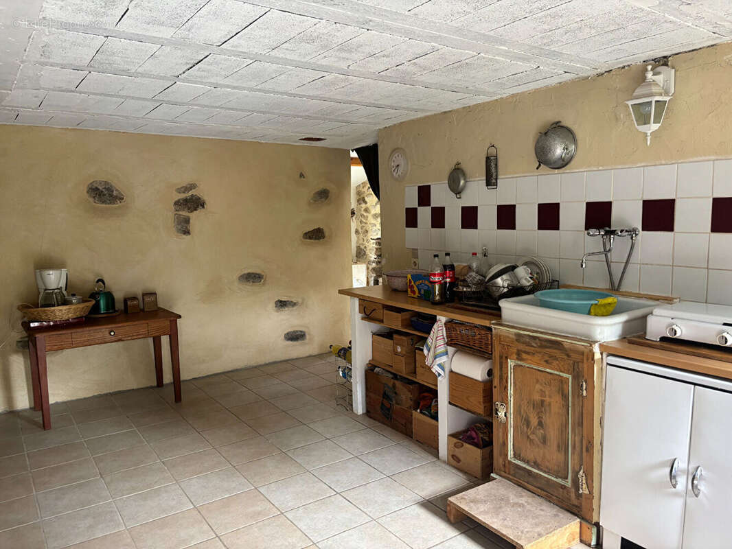 Maison à COLOMBIER-LE-JEUNE