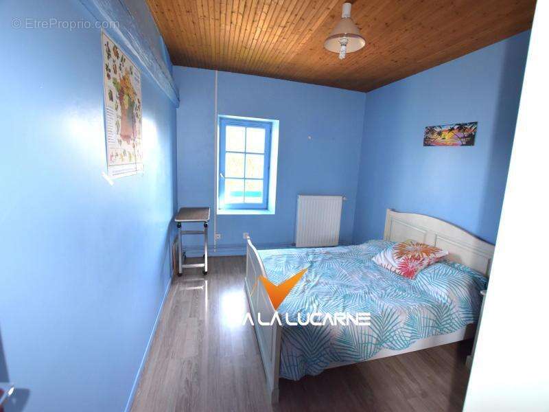 Maison à MONCOUTANT