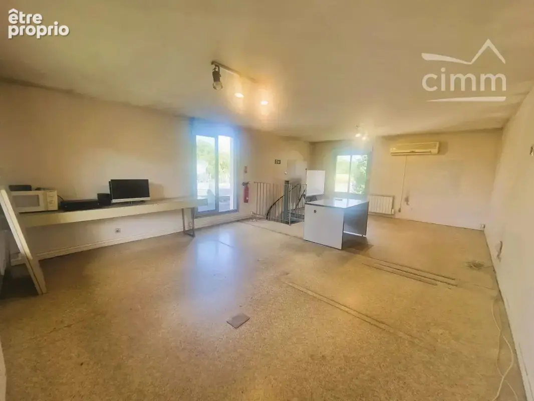 BOURGOIN-JALLIEU – BIEN RARE ! 381,50 m² sur 1 528 m² : maison de fonction 85,50 m² + 6 bureaux + garage – Fort potentiel locati - photo 22