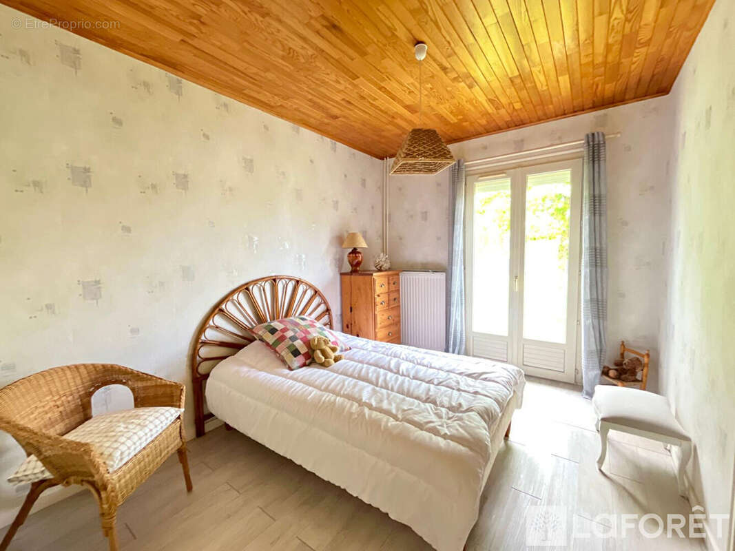 Maison Ambares Et Lagrave 5 pièces 109 m2 - photo 9