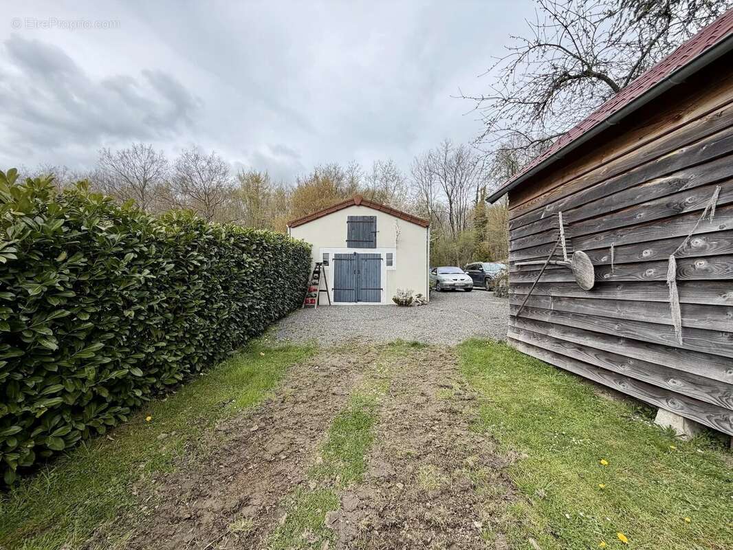 Maison à SAVIGNY-POIL-FOL