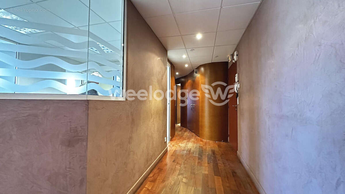 Commerce à LE PONTET