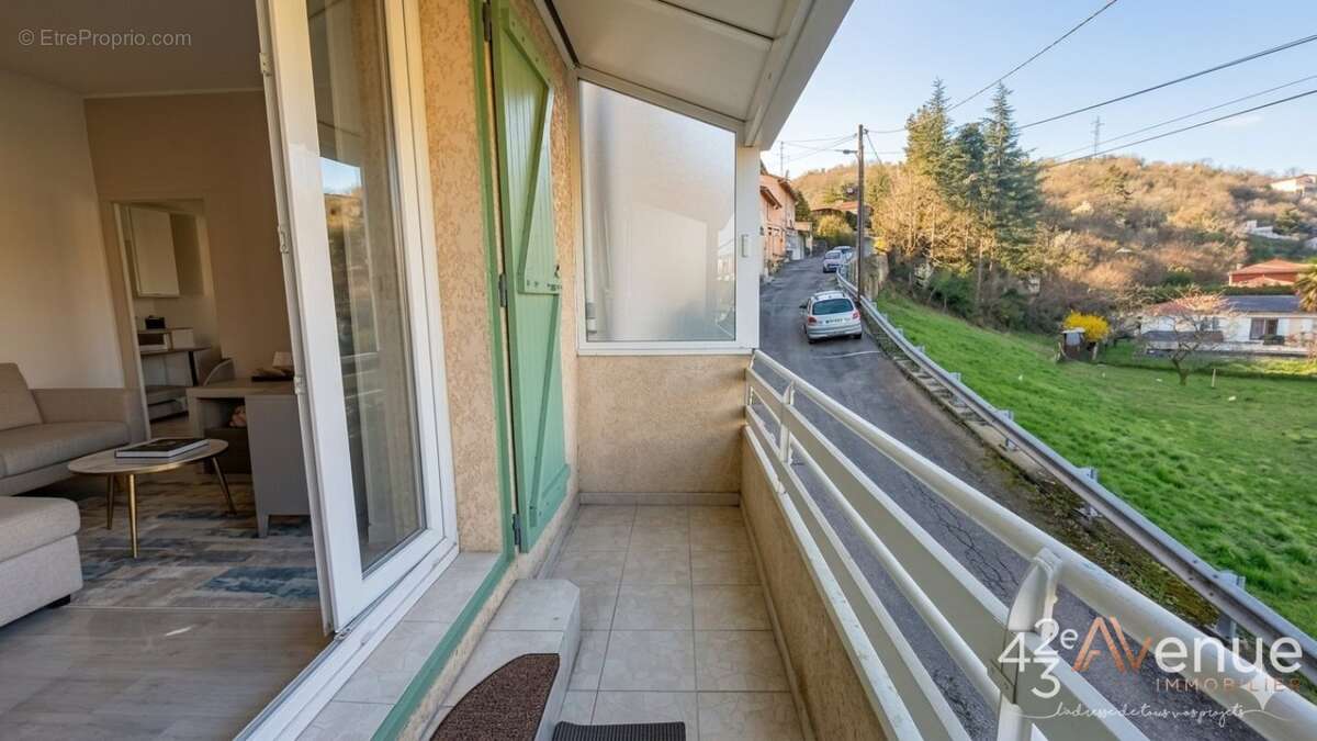Maison à GENILAC