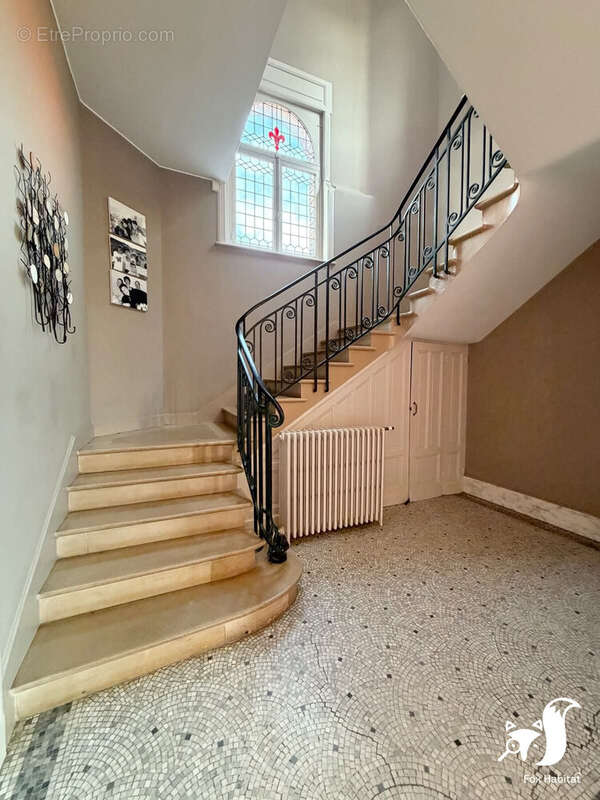 Maison 339 m² à Oisy-Le-Verger  - photo 8