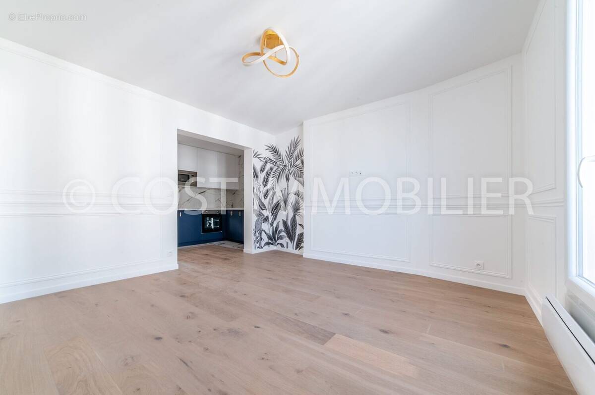 Appartement à COURBEVOIE