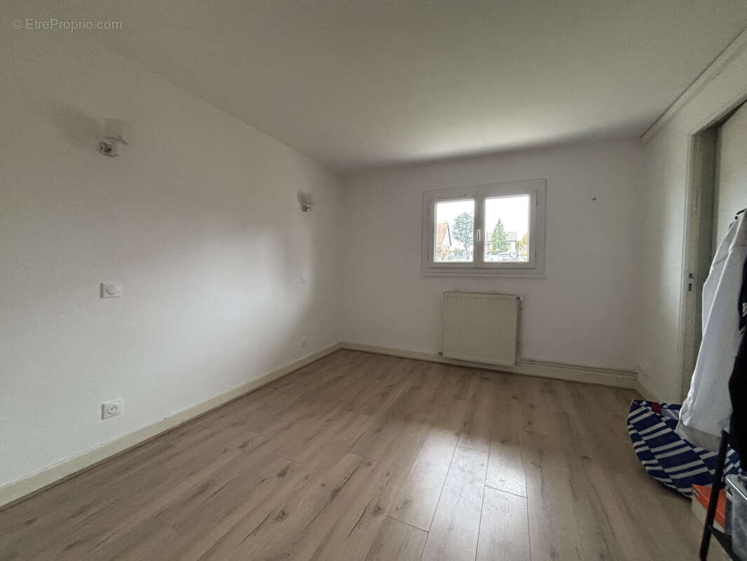 Maison à SAINT-YORRE