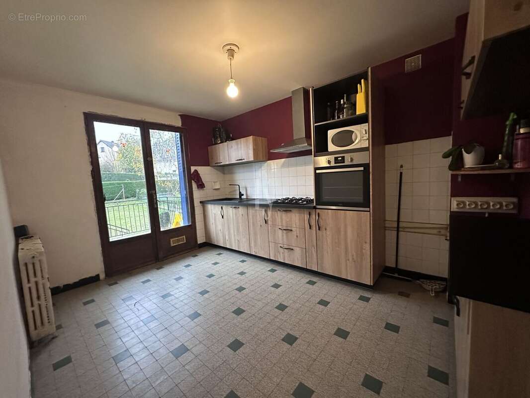 Maison à SAINT-GERMAIN-LES-BELLES