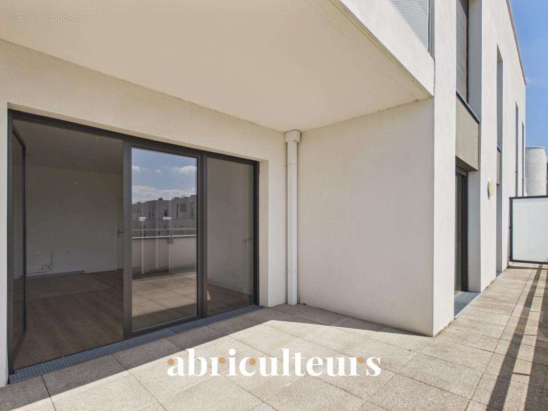 Appartement 5 pièces 91 m² – 4 chambres, 2 terrasses, 2 parkings – Colombes  - Allée Françoise Héritier - photo 17