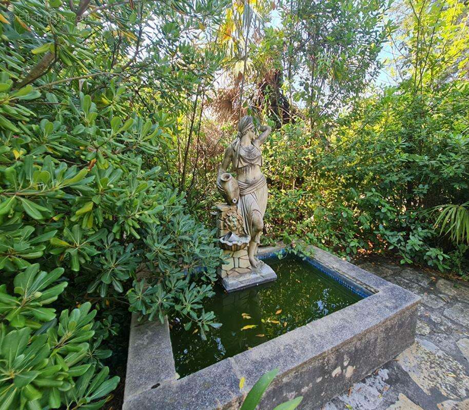 Alès - Maison Bourgeoise 10 pièces 330 m2 sur 1500m² de terrain clos - photo 7