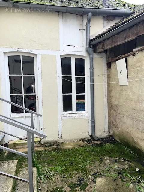 Maison à BRIENON-SUR-ARMANCON