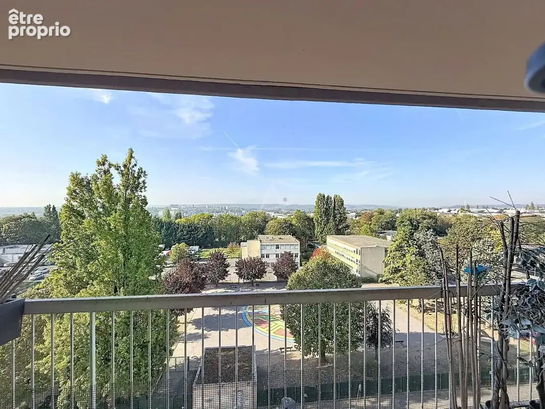 Appartement 3 pièces à rénover  dernier étage, terrasse et vue dégagée - photo 4