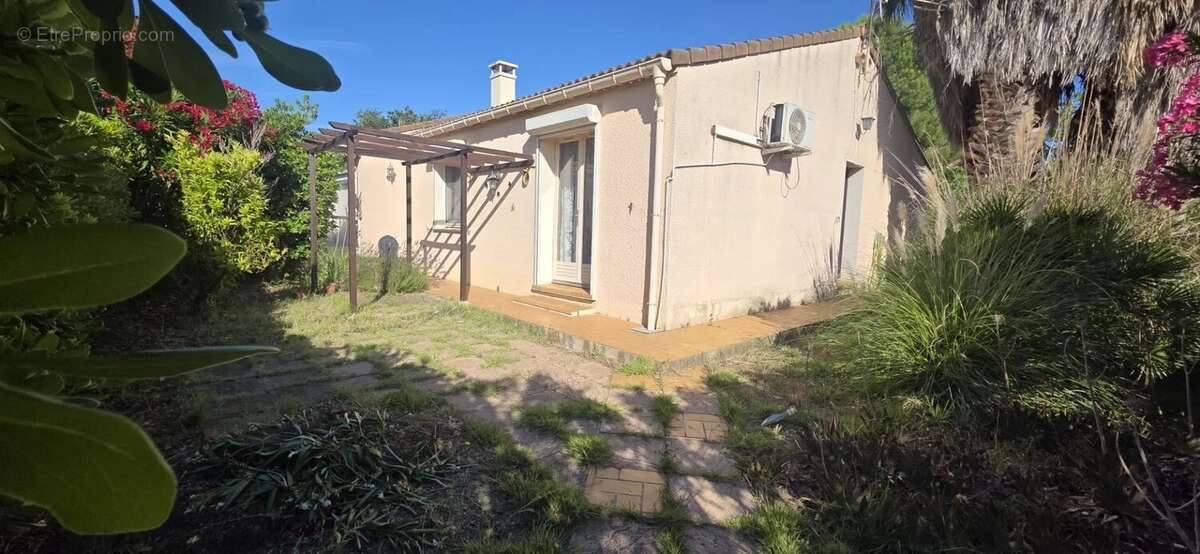 Maison à GINESTAS