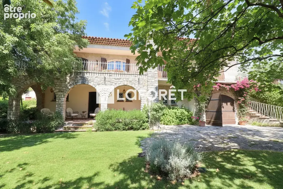 Photo Maison à Cuers au prix de 520 000€