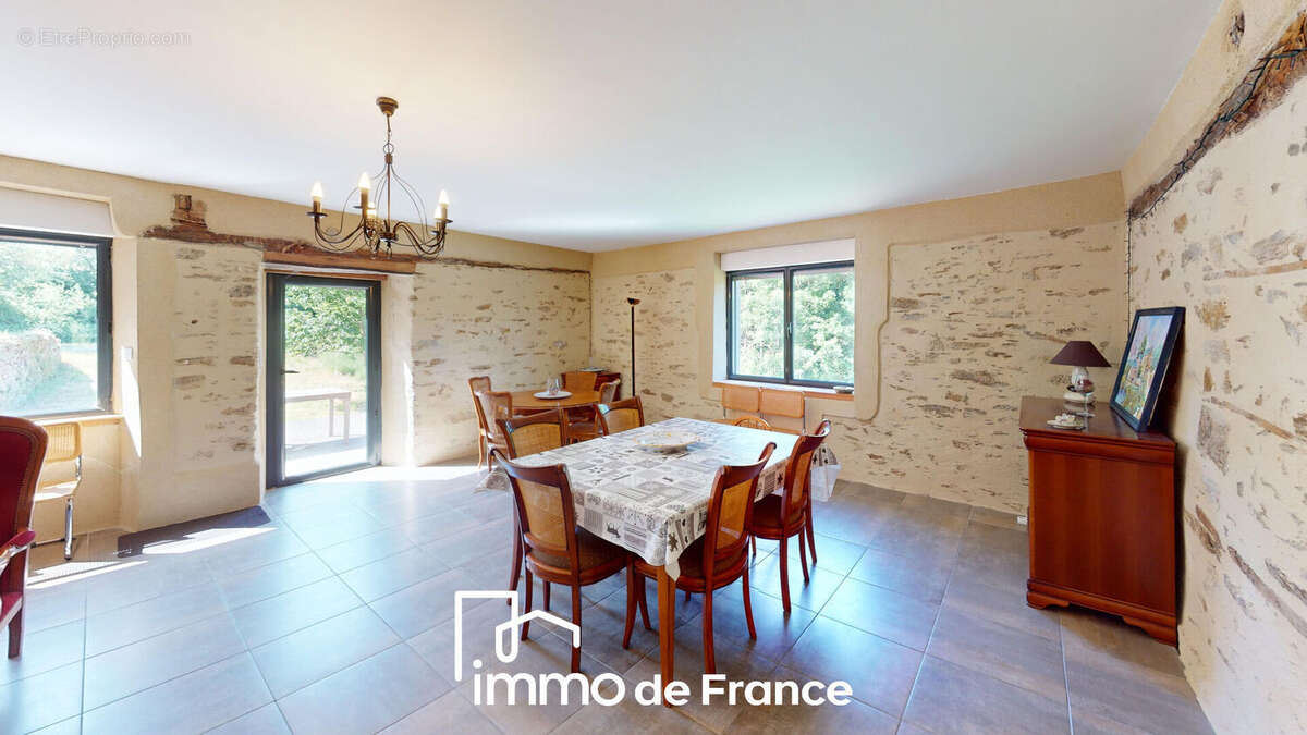 Maison à QUINS
