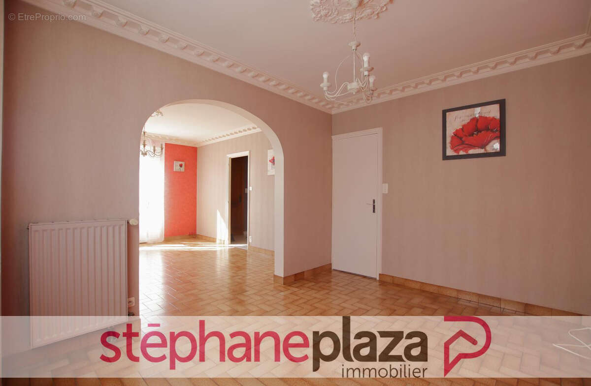 Maison à LOUVIGNE-DE-BAIS