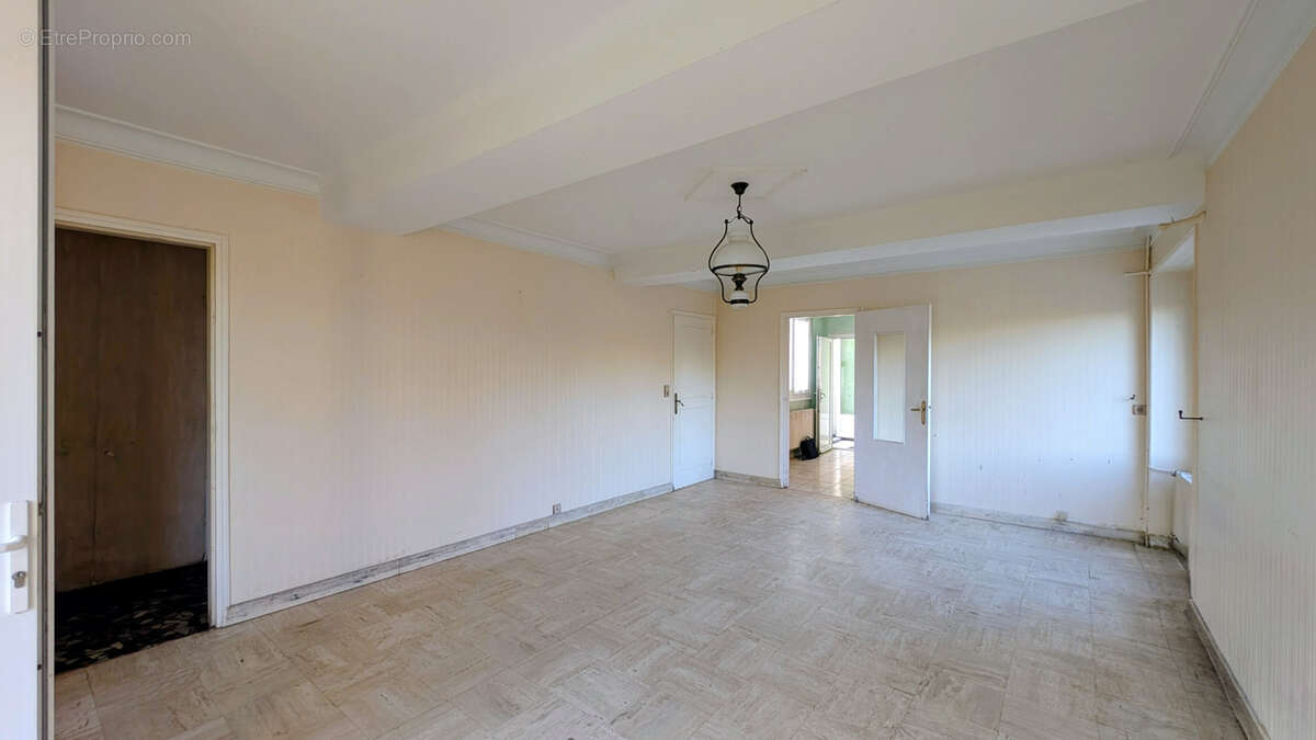 Maison à LES LANDES-GENUSSON