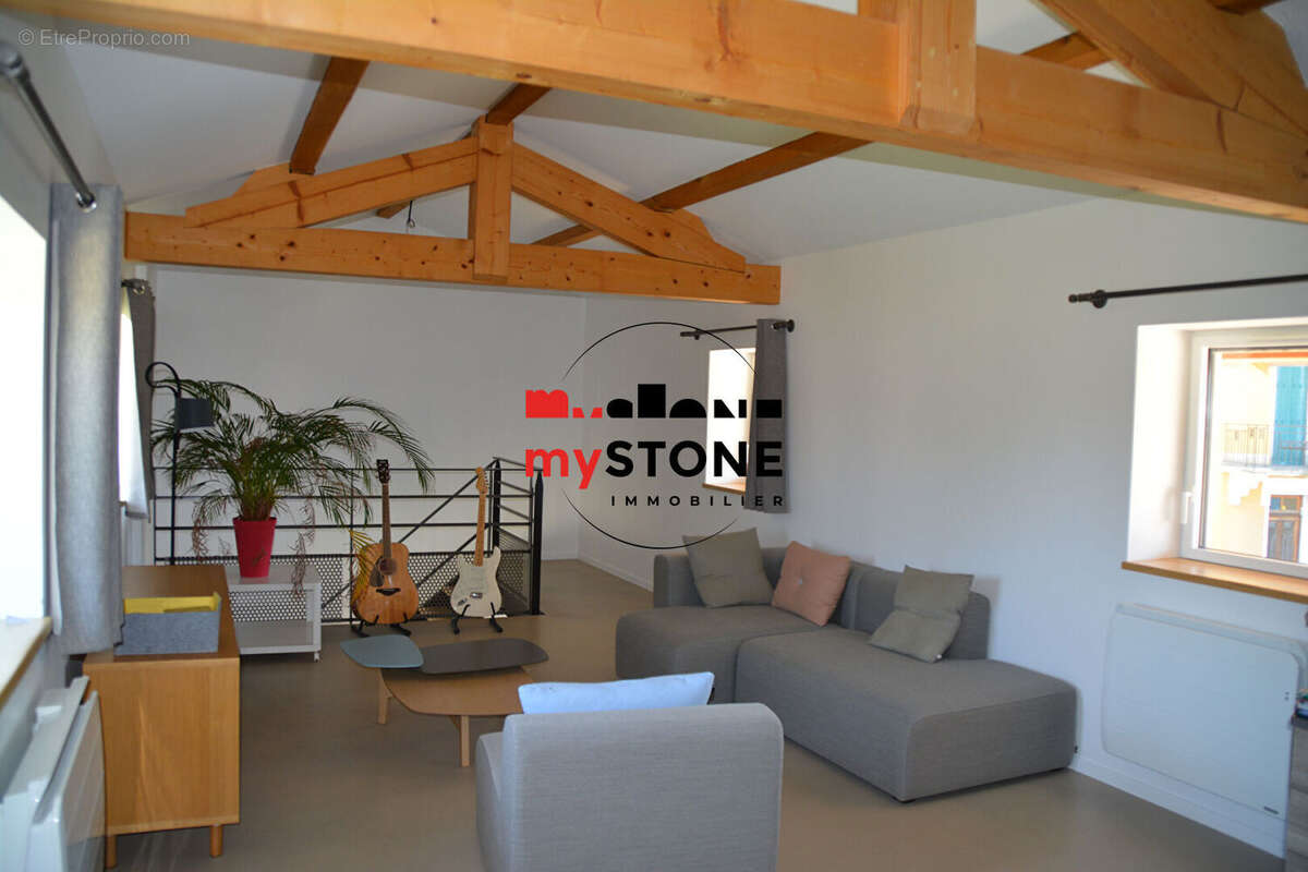 Maison à SAINT-ETIENNE-SUR-CHALARONNE