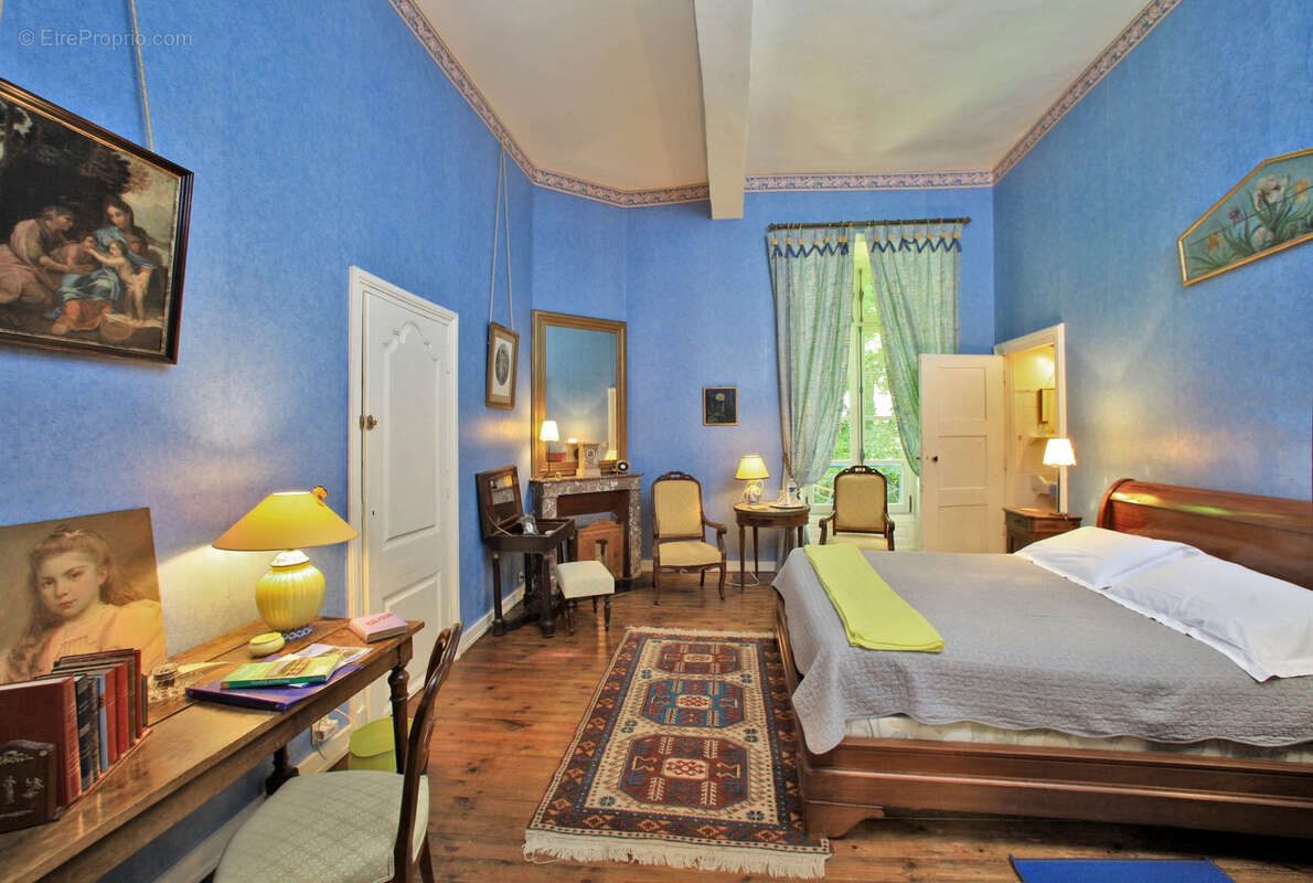 Maison à CHAMPAGNAC-DE-BELAIR