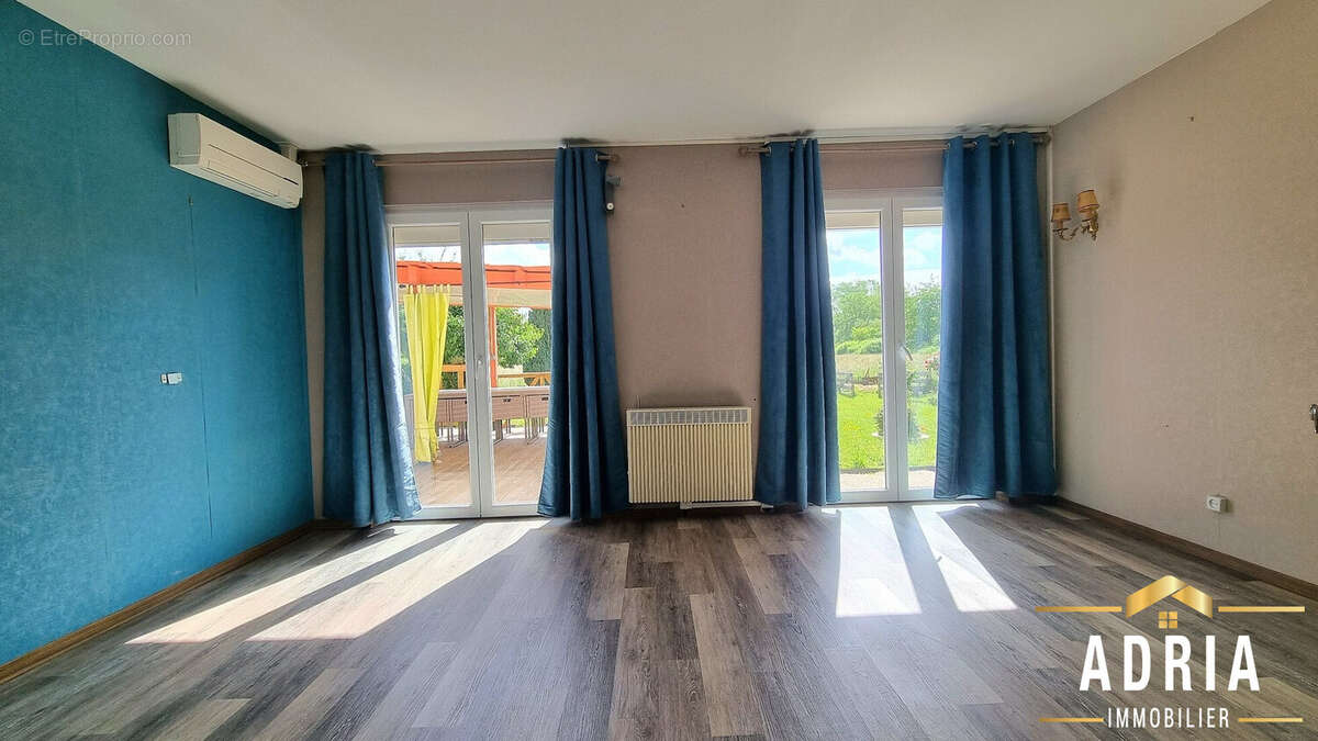 Chambre 1 - Maison à MAIZIERES-LES-METZ