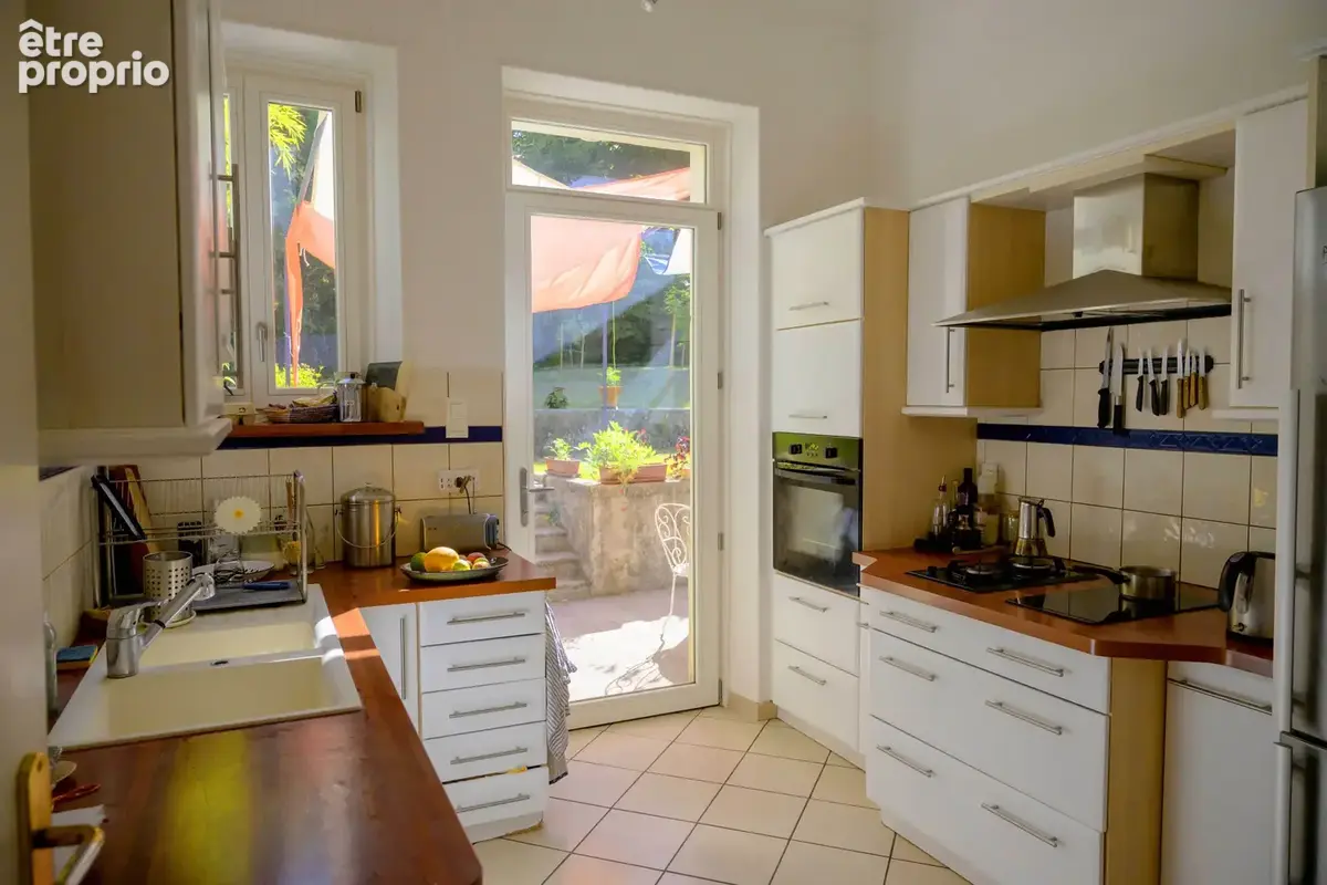 Maison de caractère au cœur de Die avec jardin, garage et appartement indépendant - photo 3