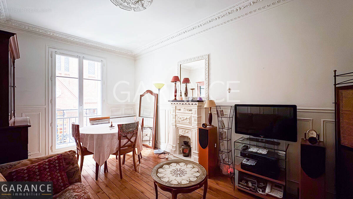 Appartement à PARIS-14E