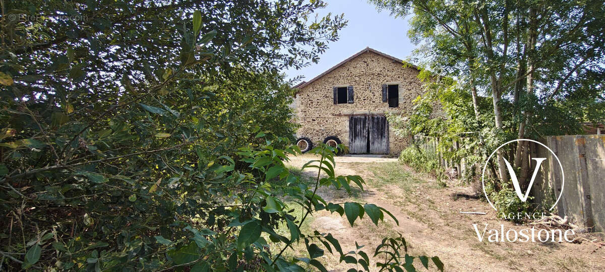 Maison 87 m² à Peyre  - photo 4