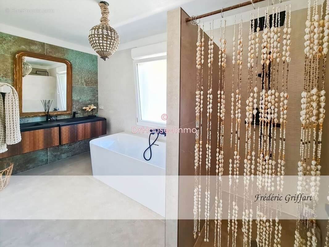 Maison à GREOUX-LES-BAINS