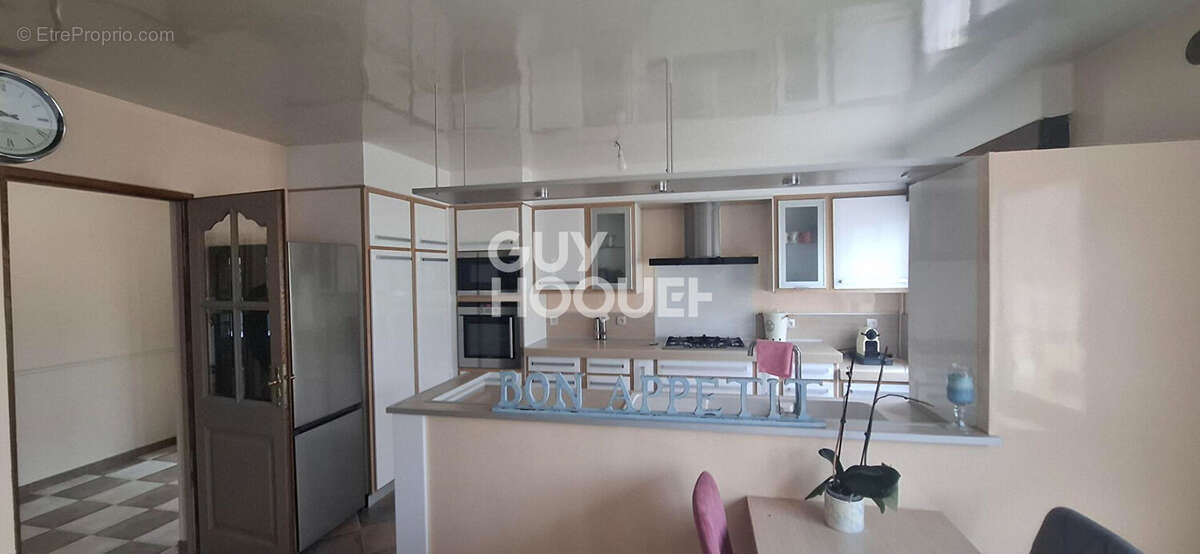 Maison à LES MUREAUX