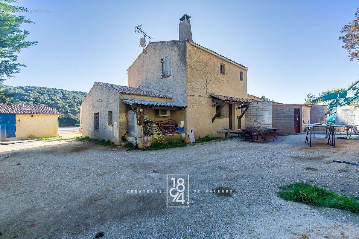 Maison à SAINT-ZACHARIE