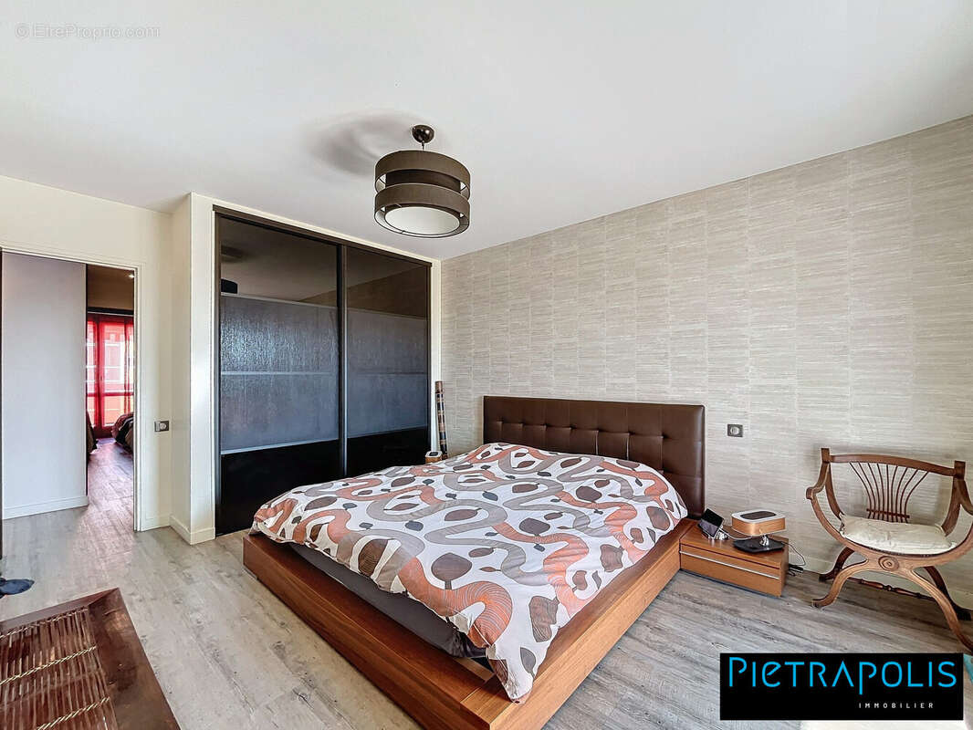 Chambre 1 '16m2' - Appartement à LYON-7E