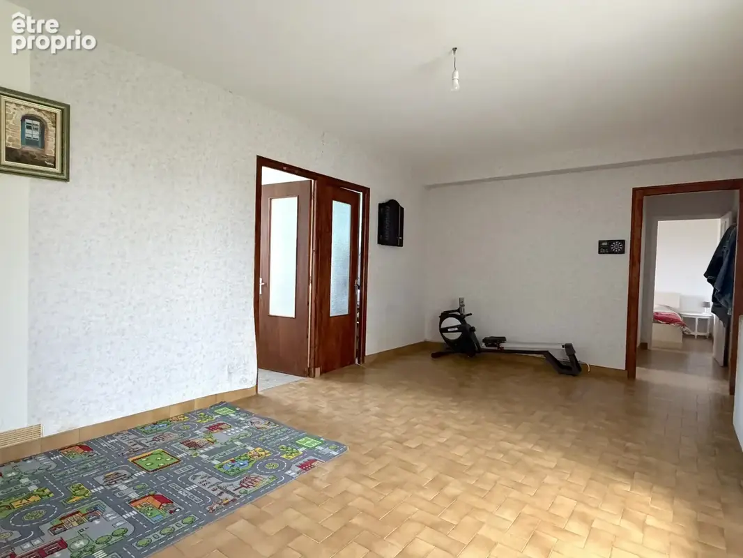 Maison plain pied, 150 m2, 3 chambres, dépendances, cave. Terrain clos de 1227 m2 - photo 10